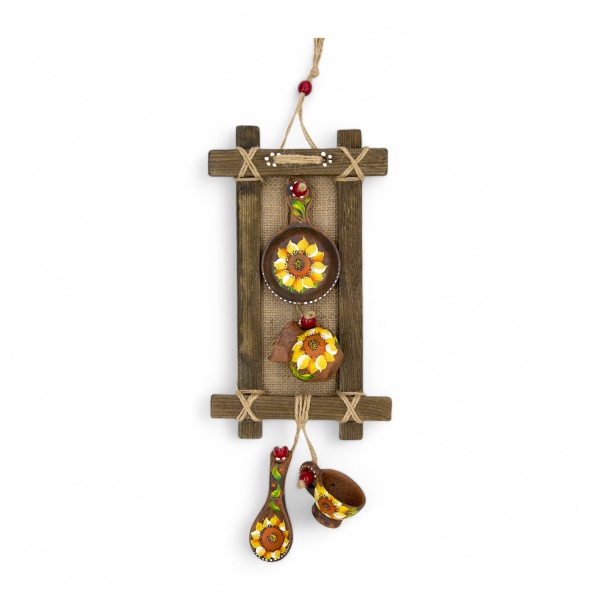 Decor de perete cu miniaturi ceramice