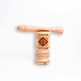 Mojar usturoi din lemn, Voronet