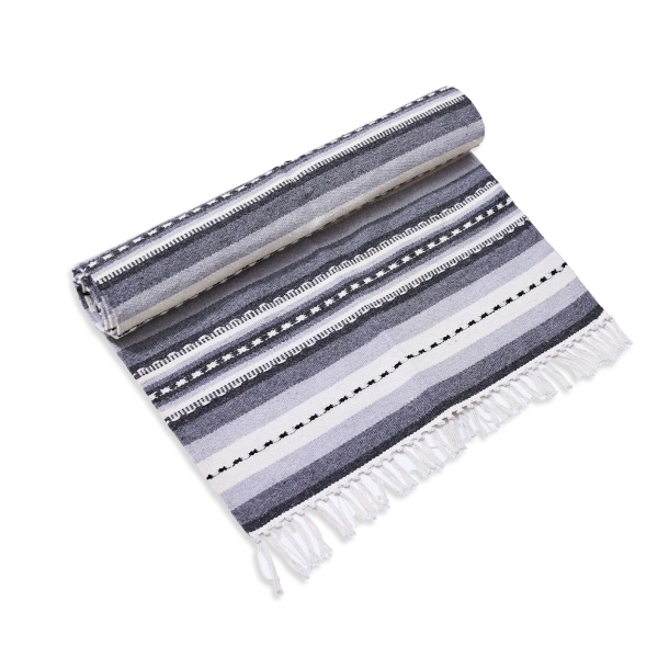 Covor traditional tesut manual din Bucovina - 150 cm x 67 cm