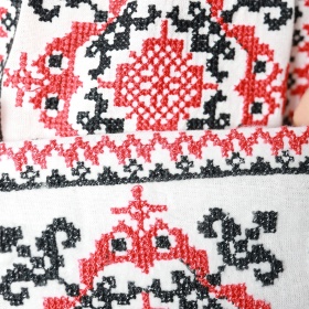 Camasa traditionala brodata la masina