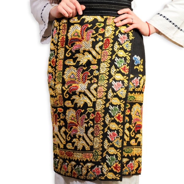 Catrinta / Fota tesuta manual la razboi