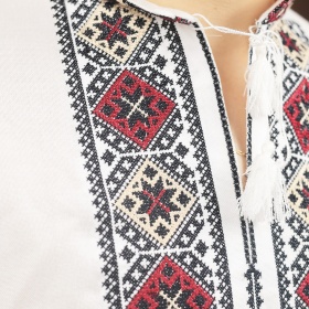 Ie barbateasca traditionala brodata la masina