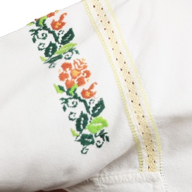 Ie traditionala din Bucovina L-M