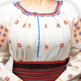 Ie traditionala din Bucovina M-L