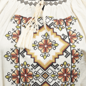 Ie traditionala alba