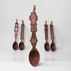 Lingura din lemn - cruce gravata - 30 cm