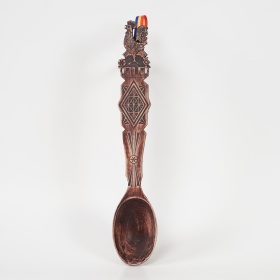 Lingura din lemn cu motive traditionale - 30 cm