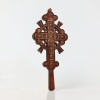 Cruce de mana din lemn