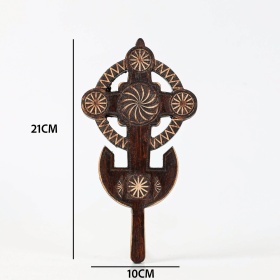 Cruce de mana din lemn